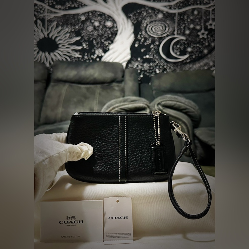 Vintage Y2K Coach clutch wallet Black soft Leather Wristlet with Silver Accents - Picture 3 of 13